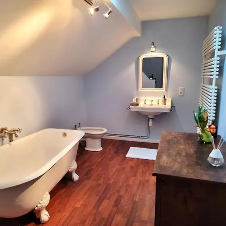 Chateau De Beaumenil, Paisible Et Familial Beaumenil