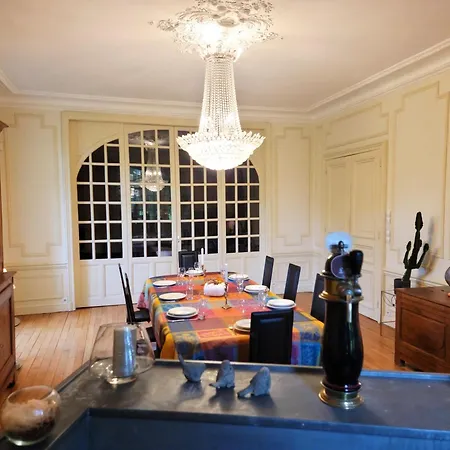 Chateau De Beaumenil, Paisible Et Familial Feriehus *