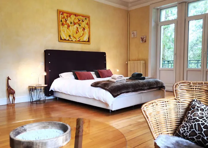 Prázdninový dům Chateau De Beaumenil, Paisible Et Familial Beaumenil