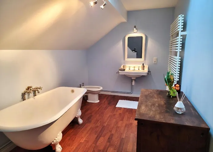 Chateau De Beaumenil, Paisible Et Familial Beaumenil