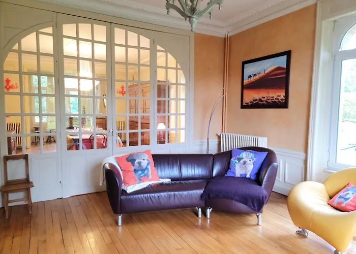 Prázdninový dům Chateau De Beaumenil, Paisible Et Familial *