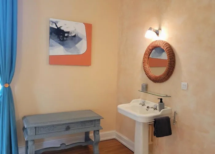 Prázdninový dům Chateau De Beaumenil, Paisible Et Familial Beaumenil