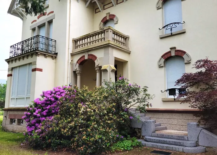 Prázdninový dům Chateau De Beaumenil, Paisible Et Familial *