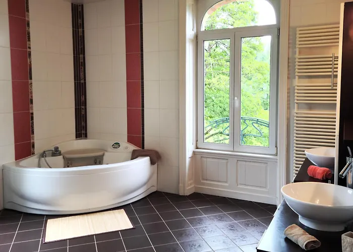 Chateau De Beaumenil, Paisible Et Familial